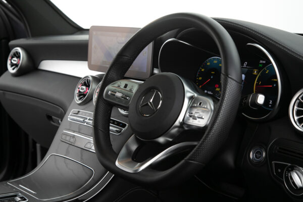 GLC 220d 4マチック クーペ AMGライン