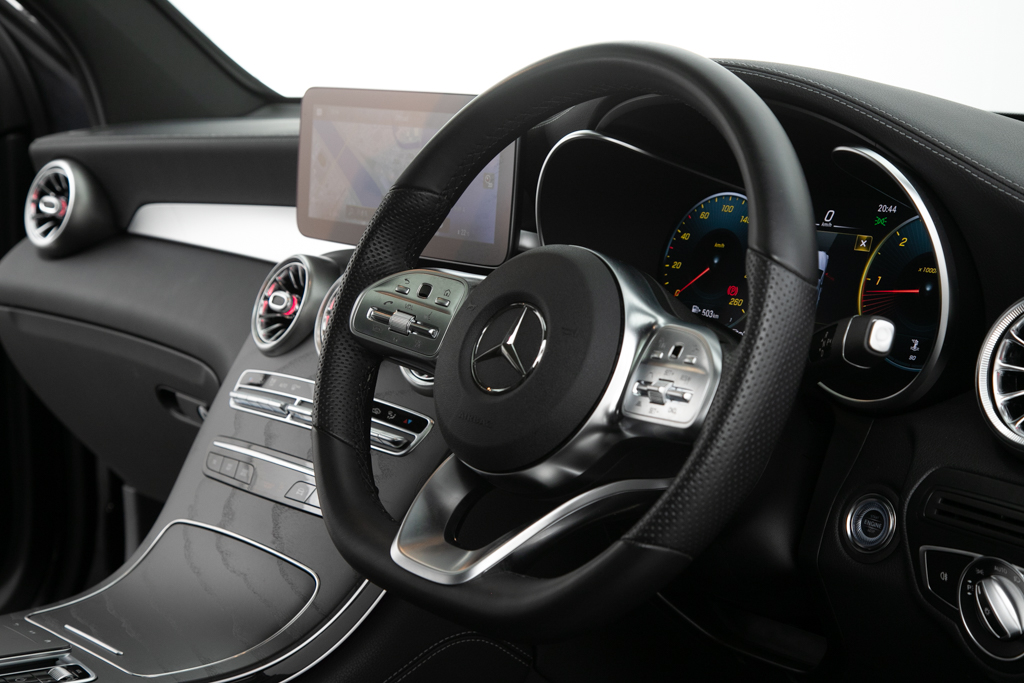 GLC 220d 4マチック クーペ AMGライン