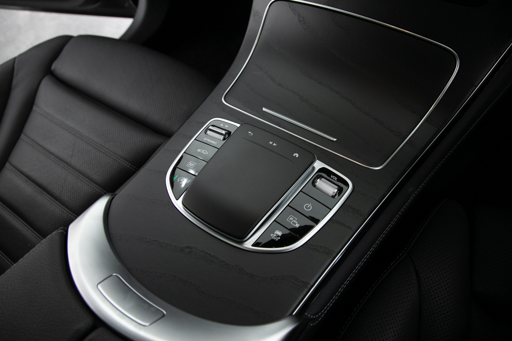 GLC 220d 4マチック クーペ AMGライン