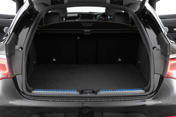 GLC 220d 4マチック クーペ AMGライン