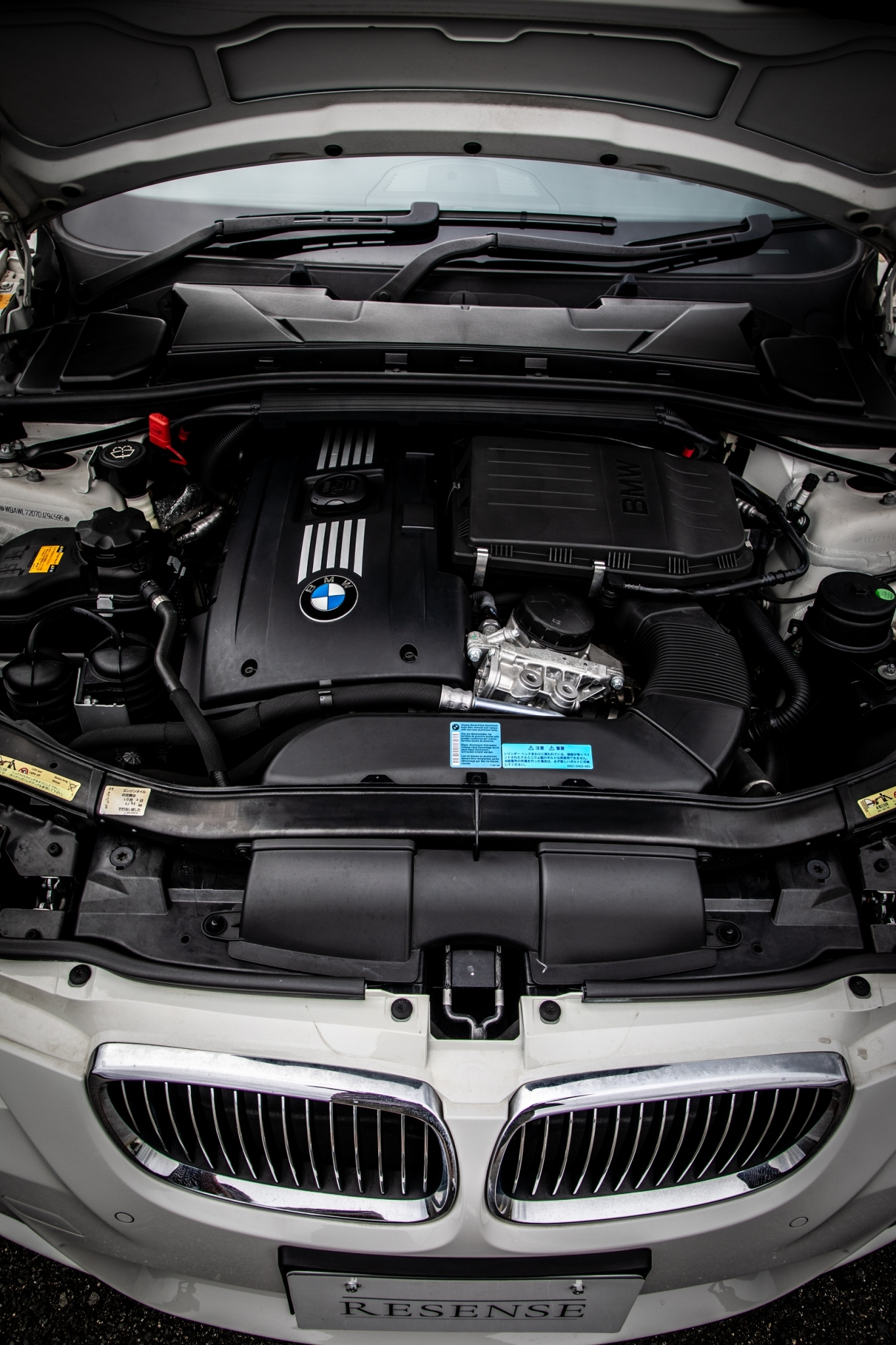 BMW 335i カブリオレ（FR/6AT）/アルピナB3ビターボ・カブリオ（FR/6AT）M3と異質の世界観を目指して