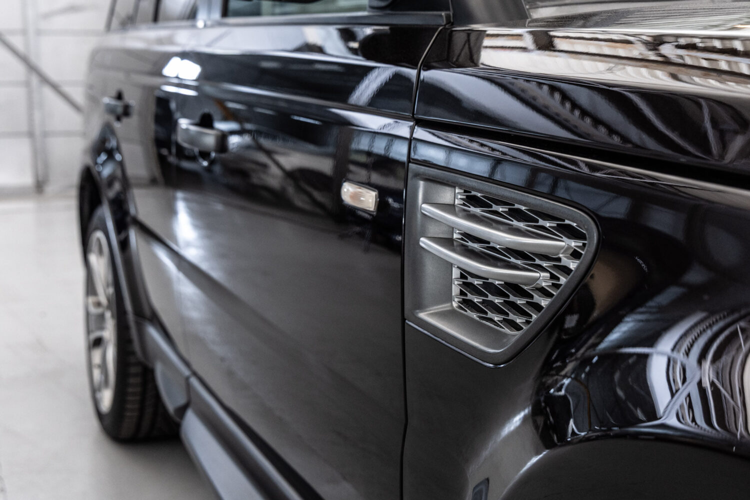 レンジローバースポーツ 5.0 V8 スーパーチャージド 4WD