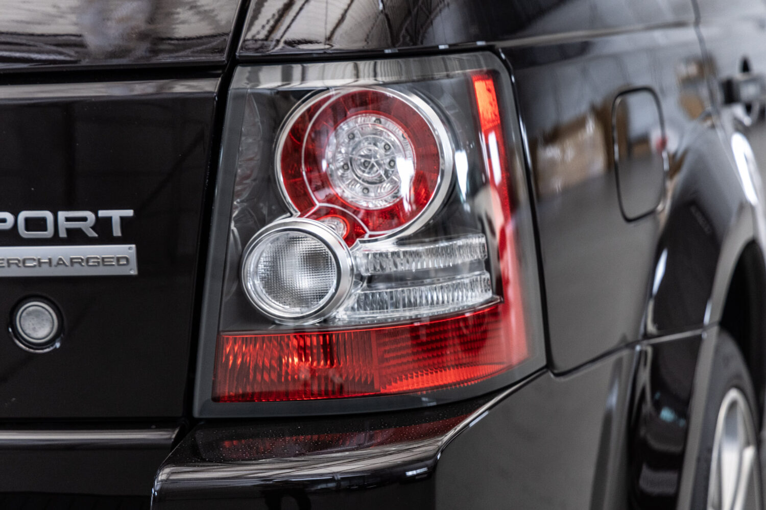 レンジローバースポーツ 5.0 V8 スーパーチャージド 4WD