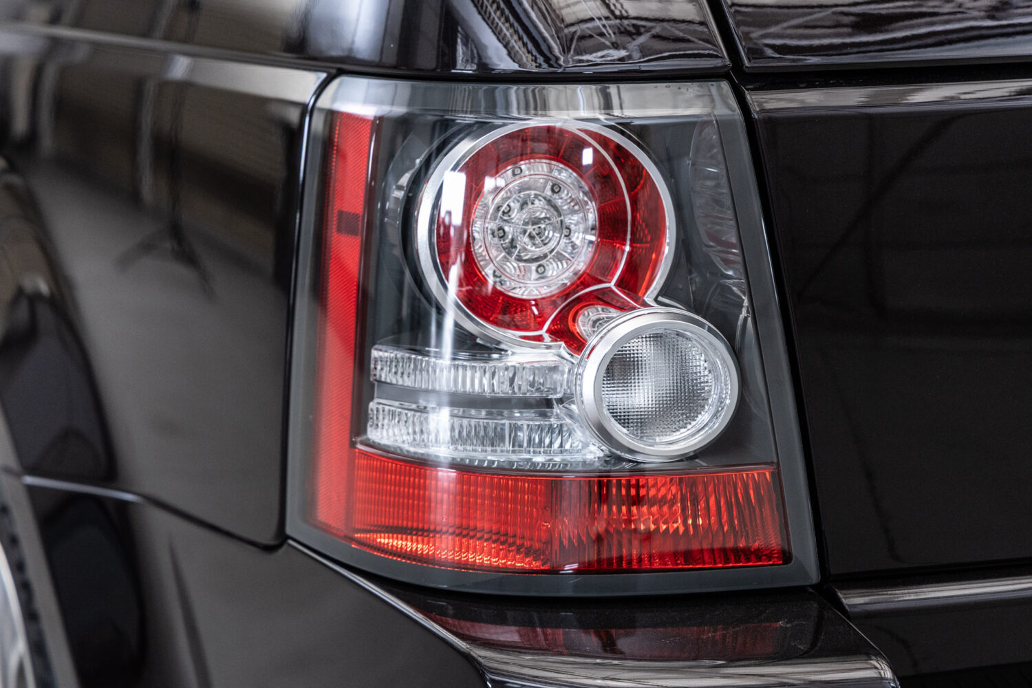 レンジローバースポーツ 5.0 V8 スーパーチャージド 4WD