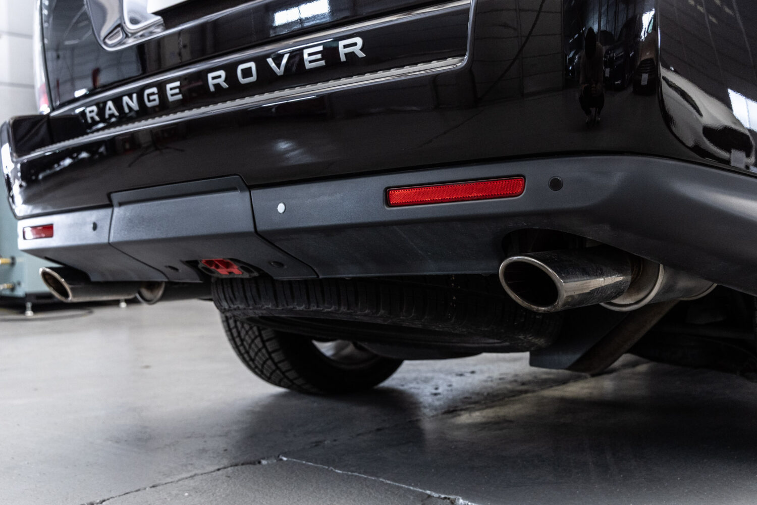 レンジローバースポーツ 5.0 V8 スーパーチャージド 4WD