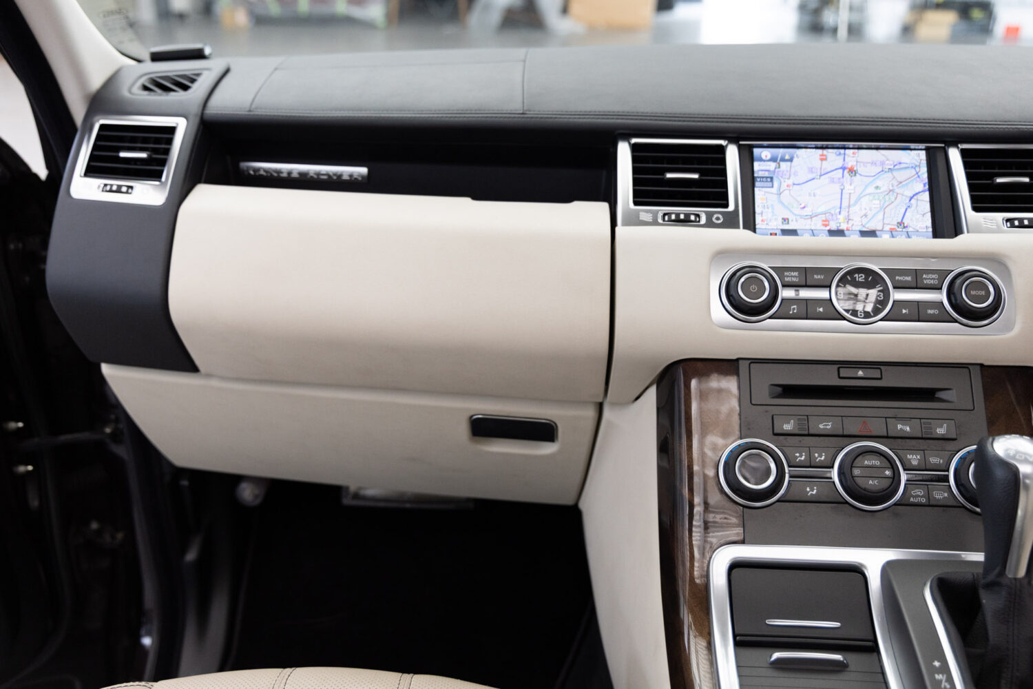 レンジローバースポーツ 5.0 V8 スーパーチャージド 4WD