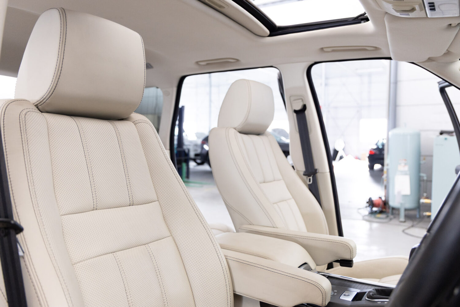 レンジローバースポーツ 5.0 V8 スーパーチャージド 4WD