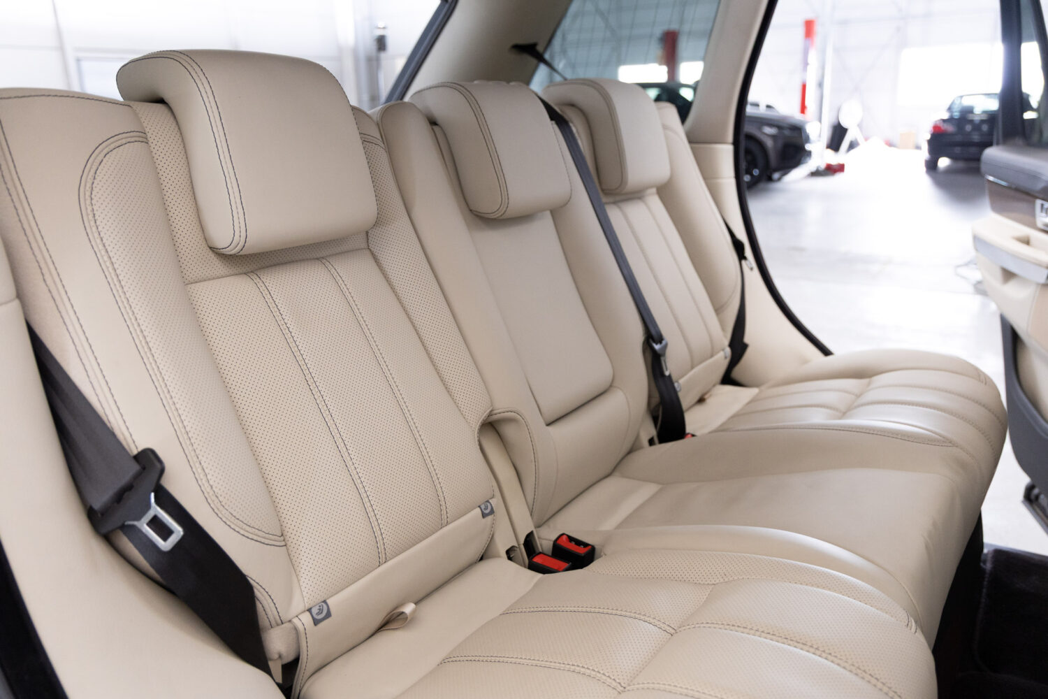 レンジローバースポーツ 5.0 V8 スーパーチャージド 4WD