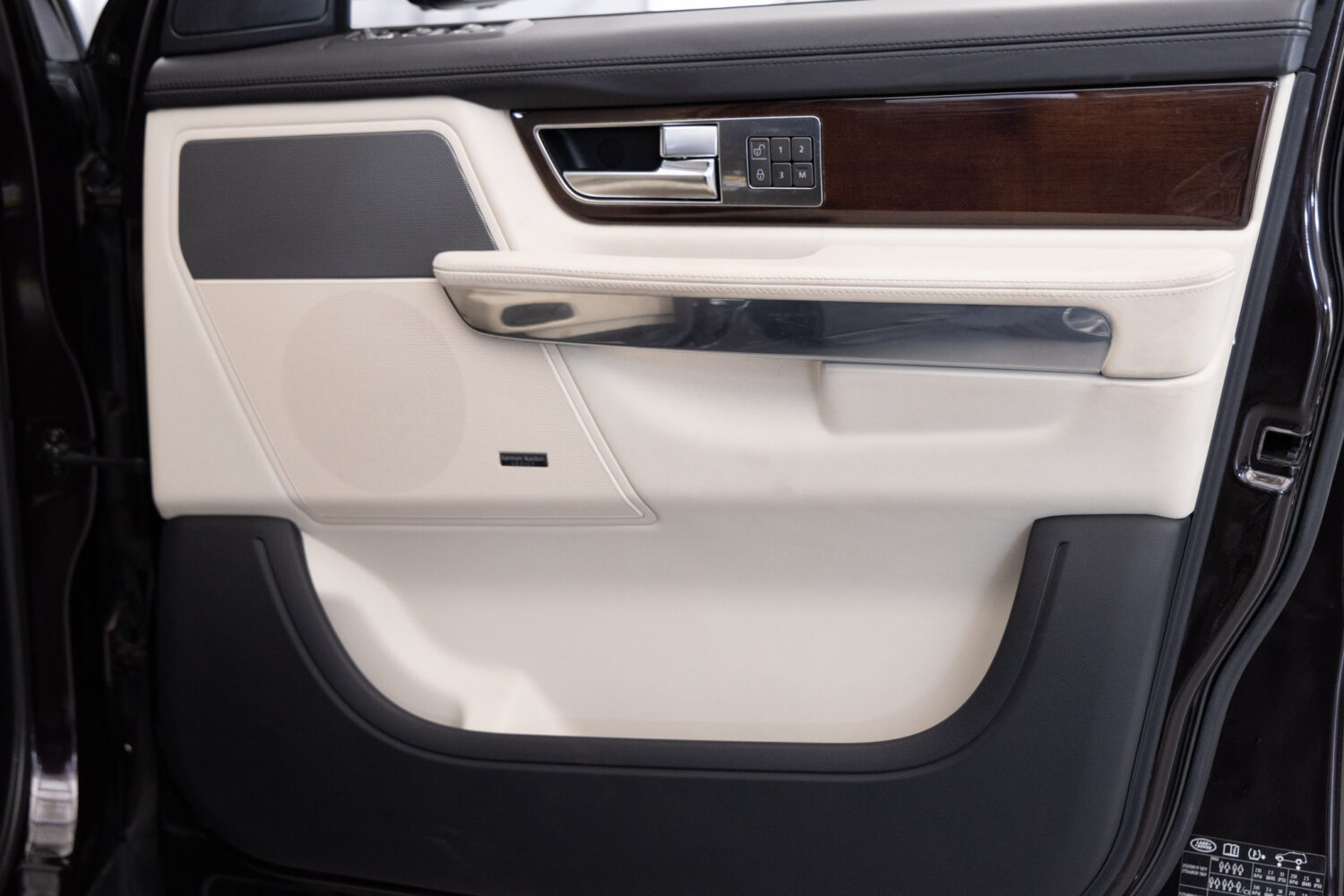 レンジローバースポーツ 5.0 V8 スーパーチャージド 4WD