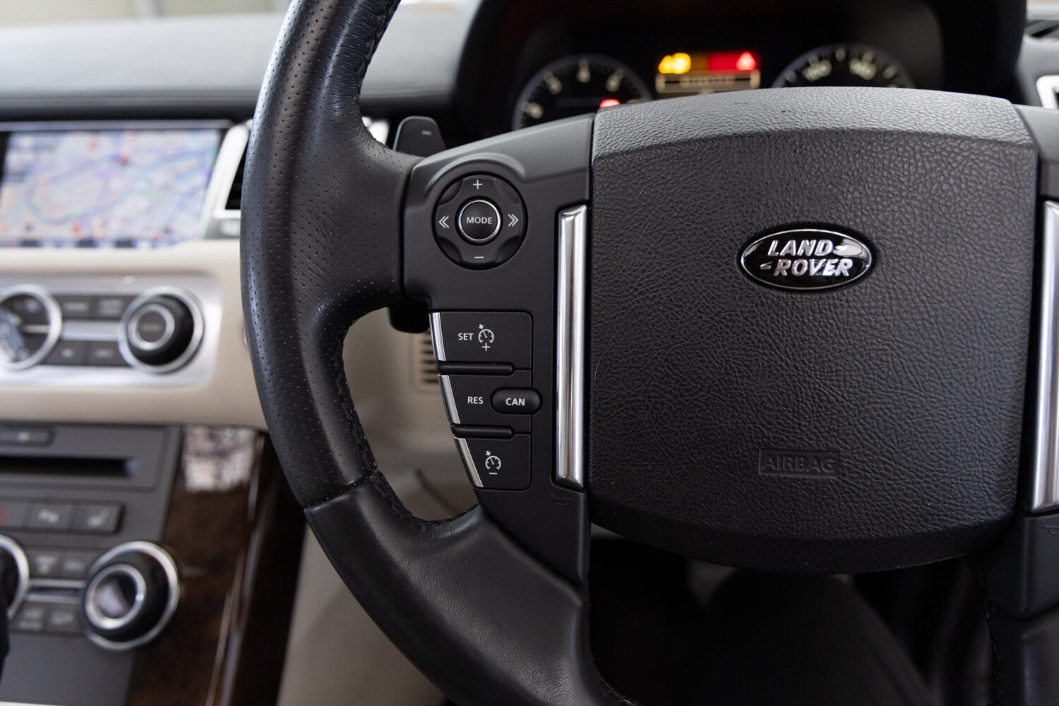 レンジローバースポーツ 5.0 V8 スーパーチャージド 4WD