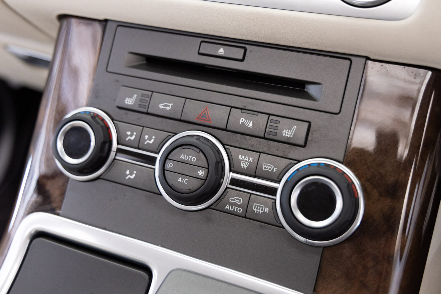 レンジローバースポーツ 5.0 V8 スーパーチャージド 4WD