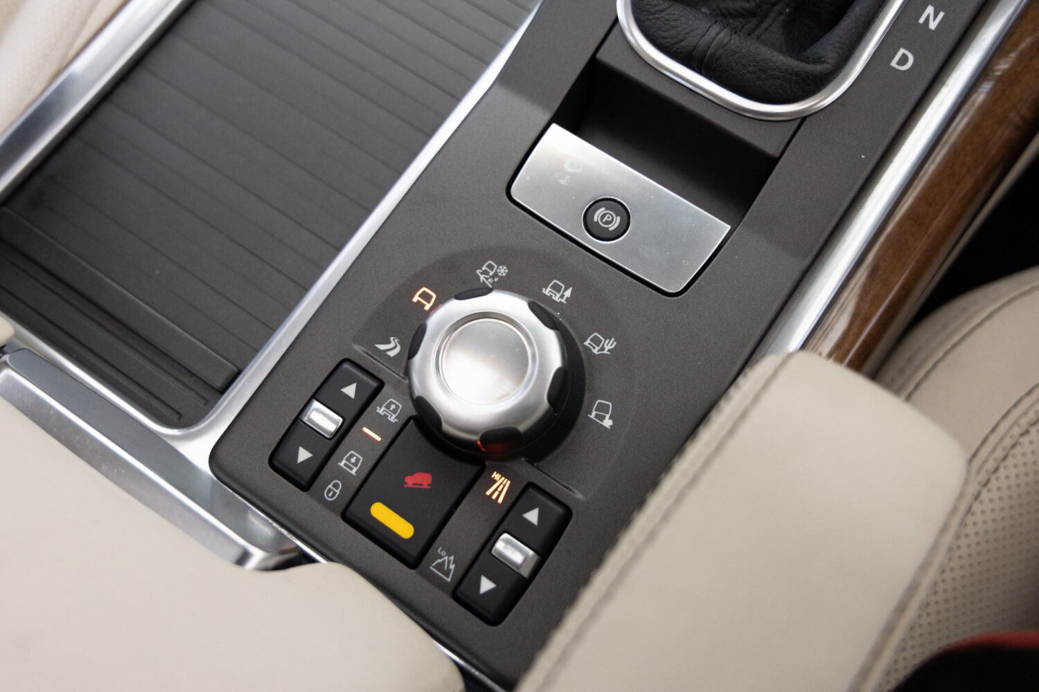 レンジローバースポーツ 5.0 V8 スーパーチャージド 4WD