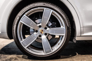 カイエンクーペ プラチナエディション Tip-S リアセンターシート 4WD