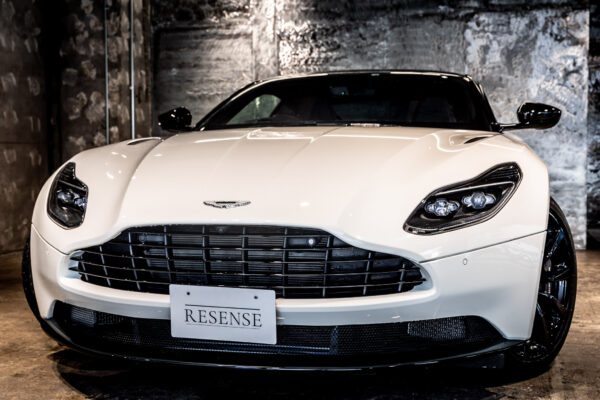 DB11 V8
