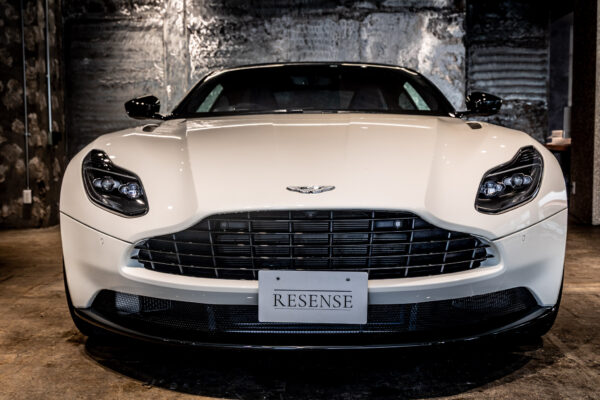 DB11 V8
