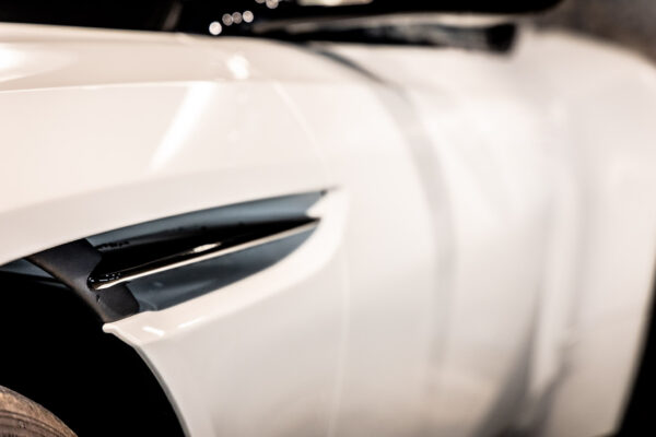 DB11 V8