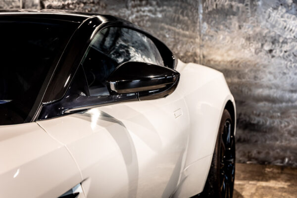 DB11 V8