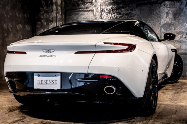 DB11 V8