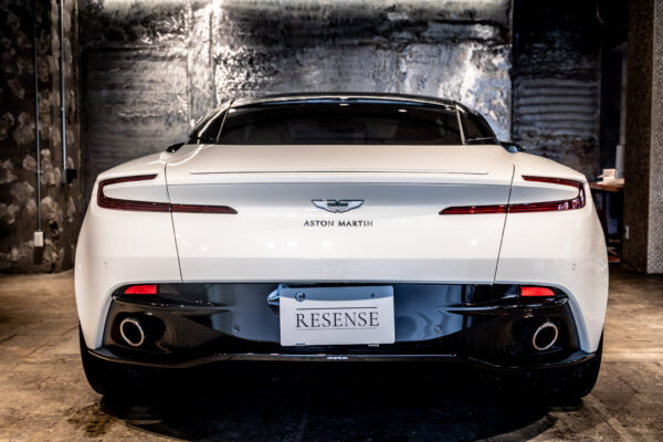 DB11 V8