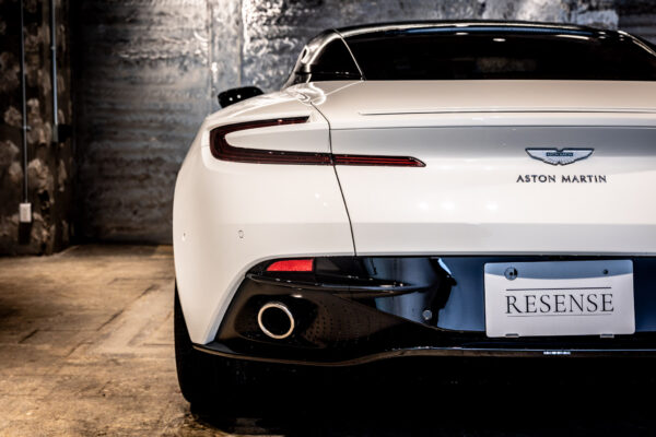 DB11 V8