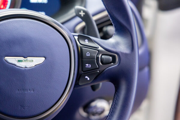 DB11 V8