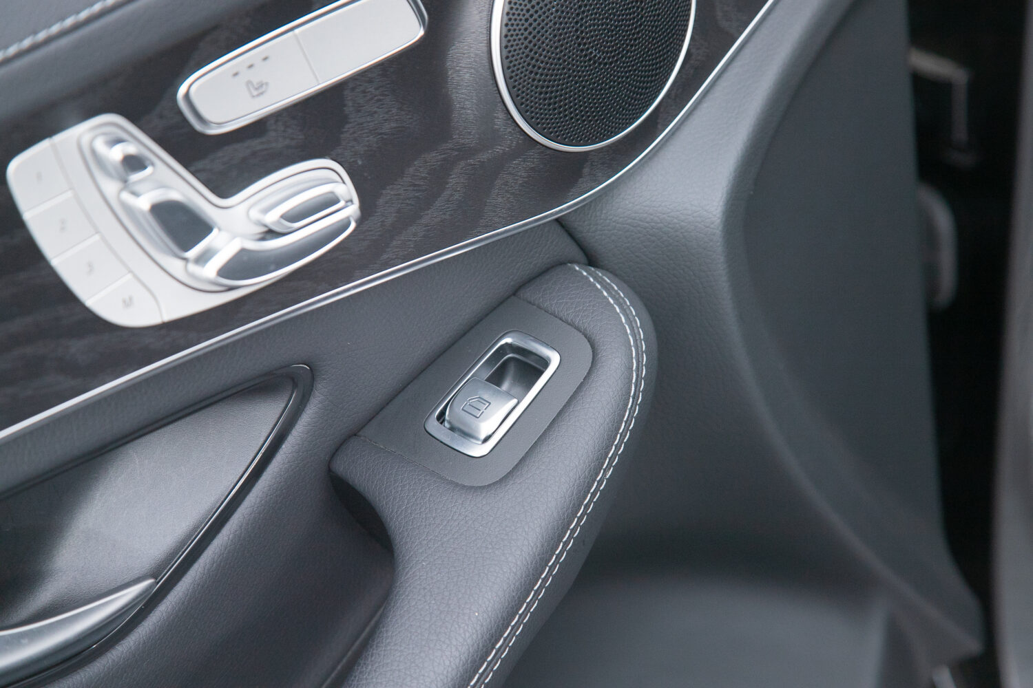 GLC 220d 4マチック クーペ スポーツラインエディション