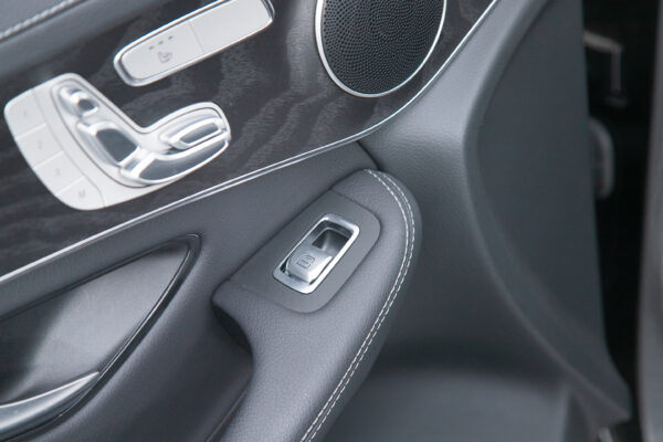 GLC 220d 4マチック クーペ スポーツラインエディション