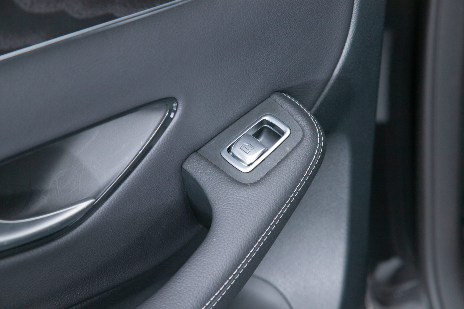 GLC 220d 4マチック クーペ スポーツラインエディション