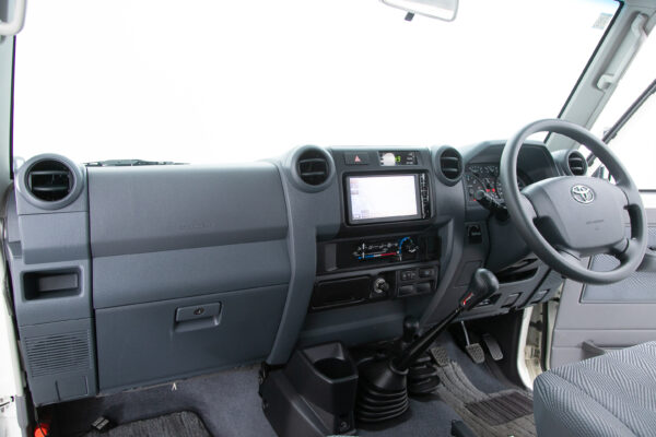 ランドクルーザー 70 4WD