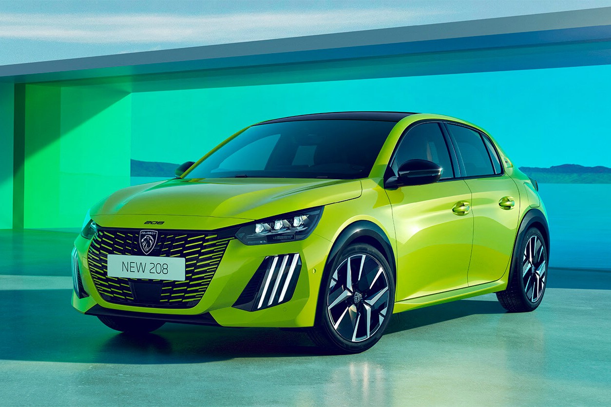 新型プジョー208 新世代ブランドロゴのエンブレムおよび新しいフロント