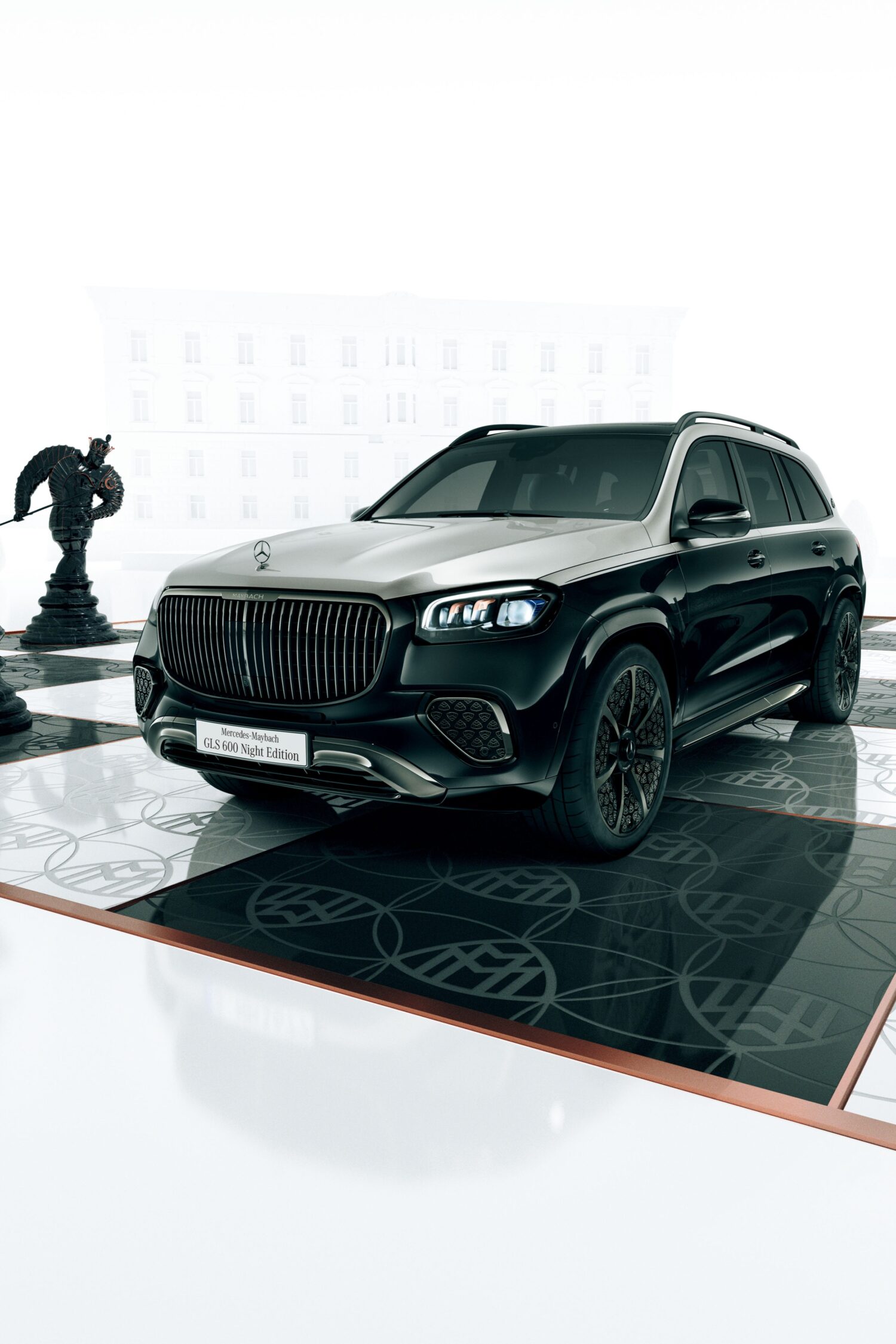メルセデス・マイバッハブランドの特別仕様車「GLSナイトエディション（ISG）」は日本限定50台で、ステアリング左：31台/ステアリング右：19台の供給となる。