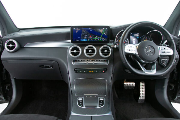 GLC220d 4マチックAMGライン