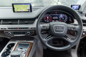 Q7 55TFSIクワトロ 4WD
