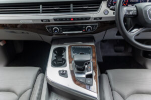 Q7 55TFSIクワトロ 4WD