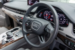 Q7 55TFSIクワトロ 4WD