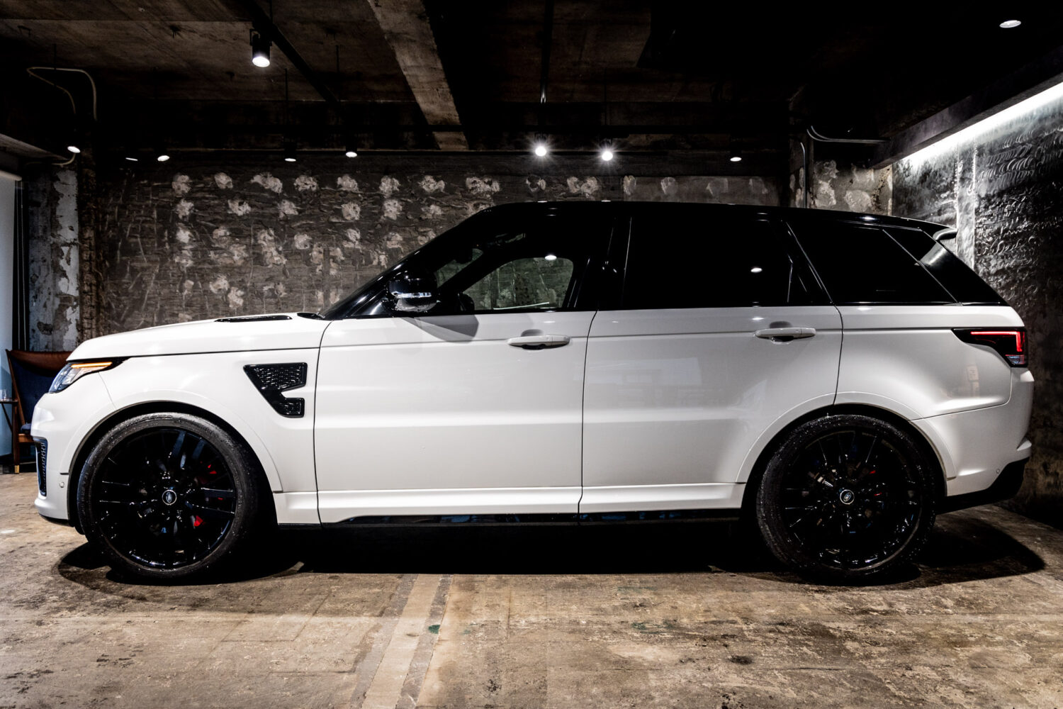 レンジローバースポーツ SVR 4WD