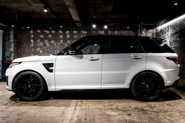 レンジローバースポーツ SVR 4WD