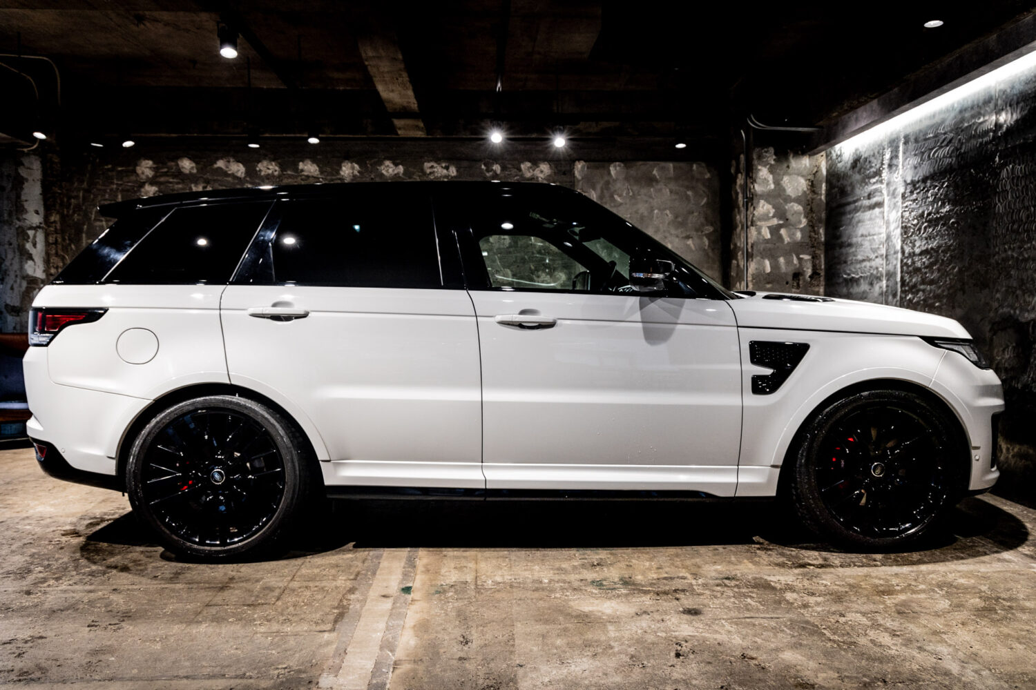 レンジローバースポーツ SVR 4WD