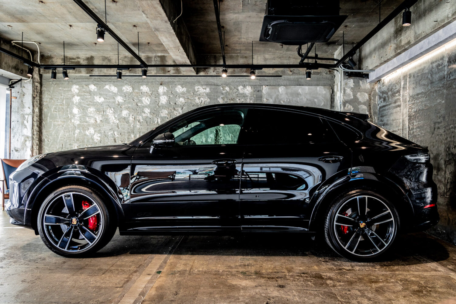 カイエンクーペ GTS Tip-S リアセンターシート 4WD