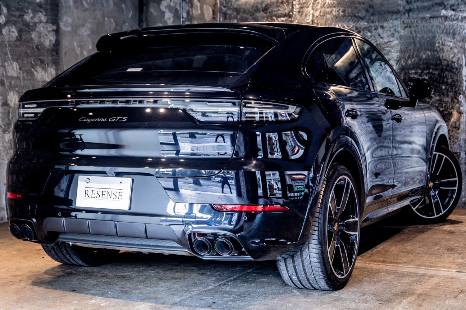 カイエンクーペ GTS Tip-S リアセンターシート 4WD