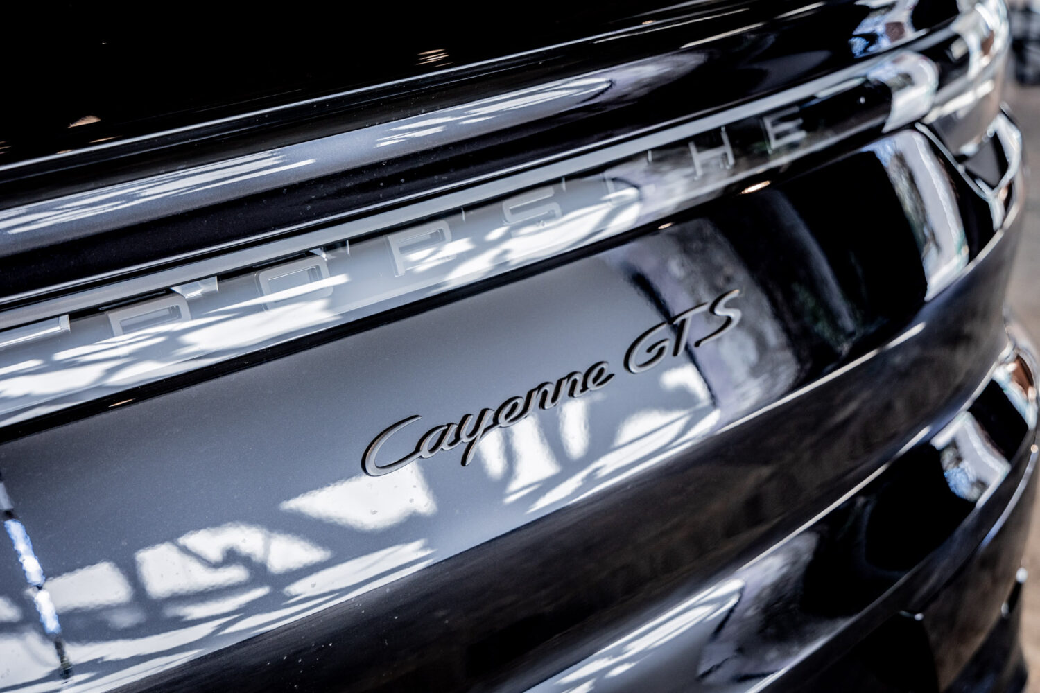 カイエンクーペ GTS Tip-S リアセンターシート 4WD