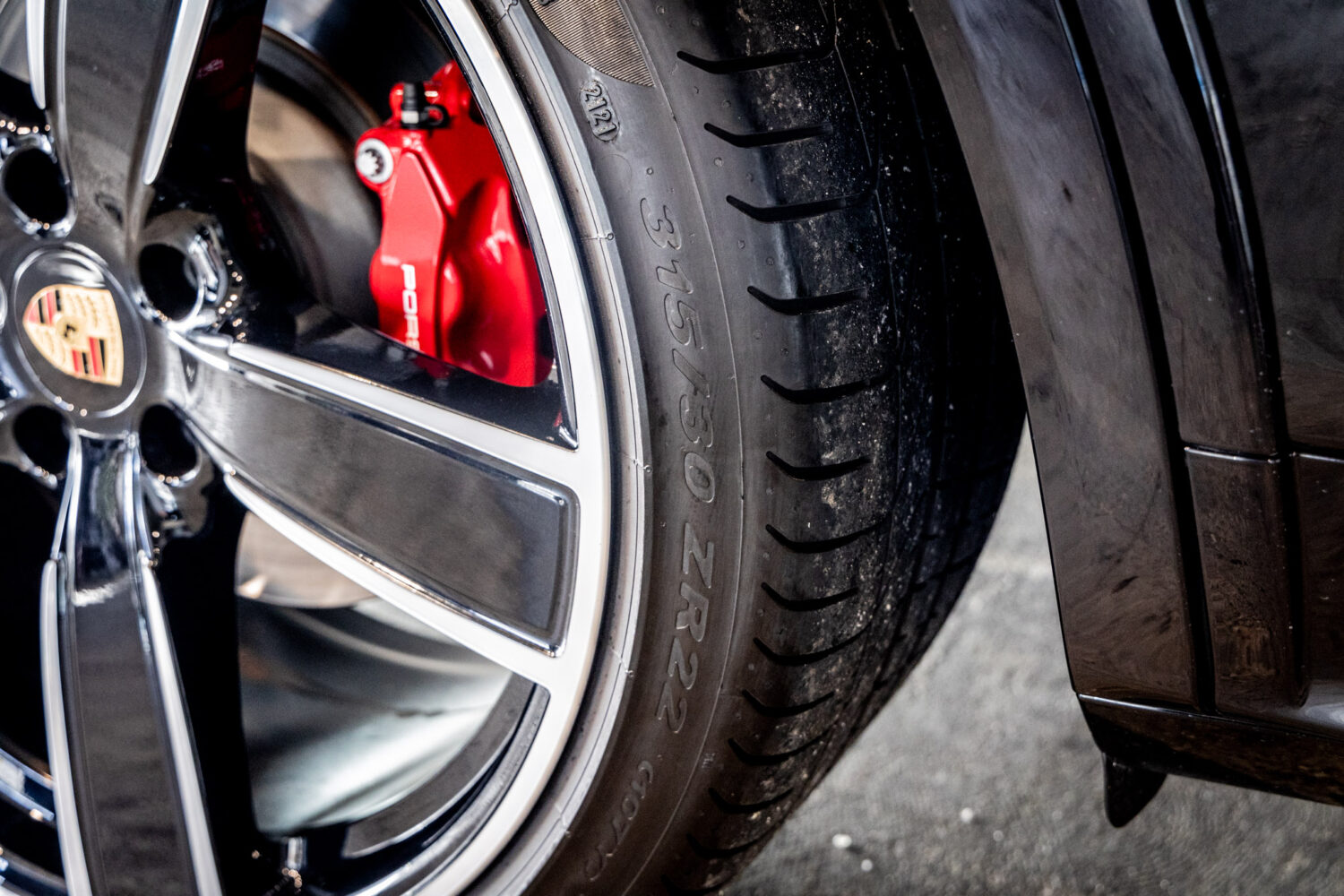 カイエンクーペ GTS Tip-S リアセンターシート 4WD