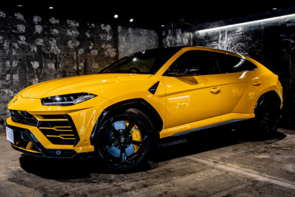 ウルス 4.0 4WD