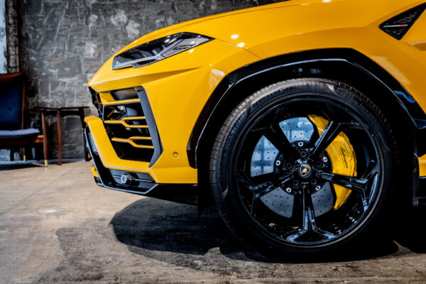 ウルス 4.0 4WD