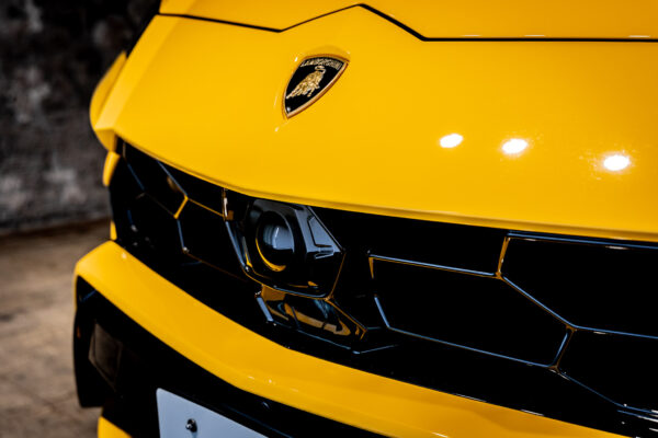 ウルス 4.0 4WD
