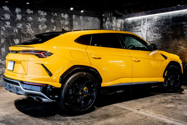 ウルス 4.0 4WD