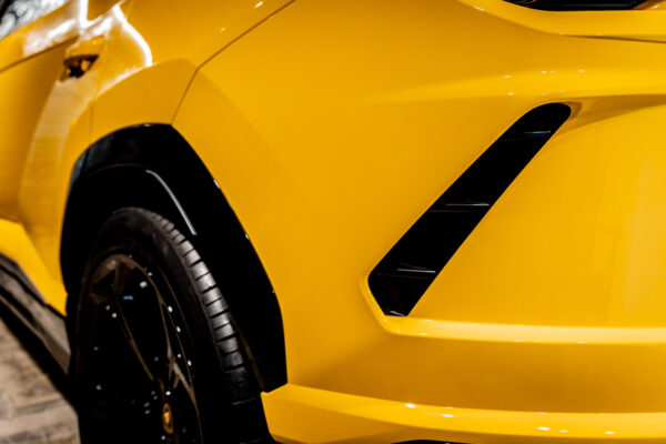 ウルス 4.0 4WD