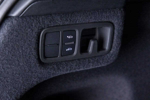 ウルス 4.0 4WD