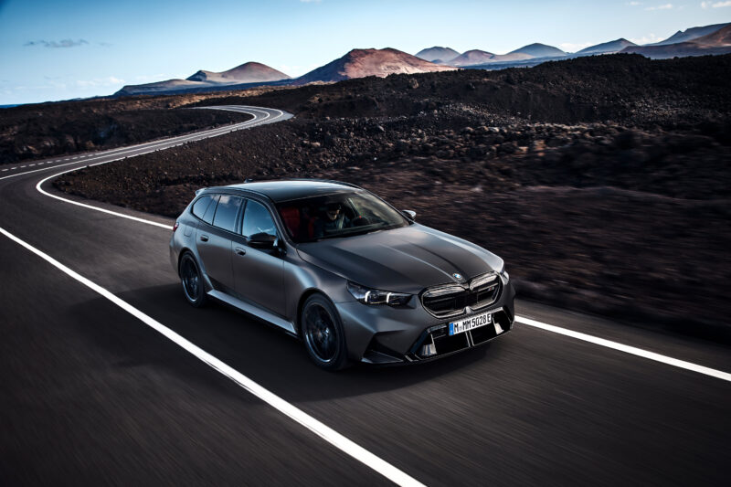 歴代初の正規輸入が決定　BMW M5ツーリング　あらゆるシーンにおいて多彩な才能