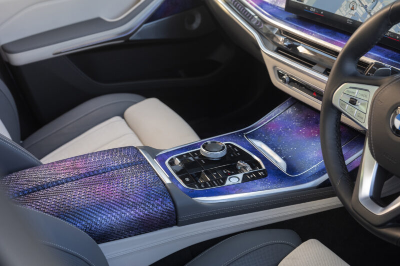 BMW X7 錦ラウンジ　日本の伝統工芸を惜しみなく施したコンセプト・モデル